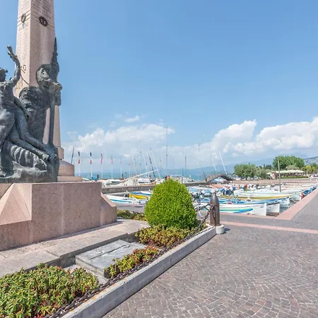 Gorgeous Apartment In Bardolino