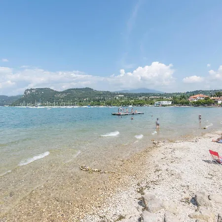 Gorgeous Apartment In Bardolino Apartment
