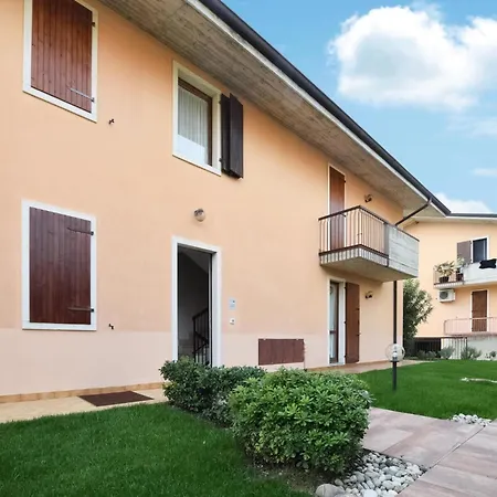 Апартаменты Lovely In With Wifi *