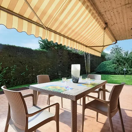 Апартаменты Lovely In With Wifi Бардолино